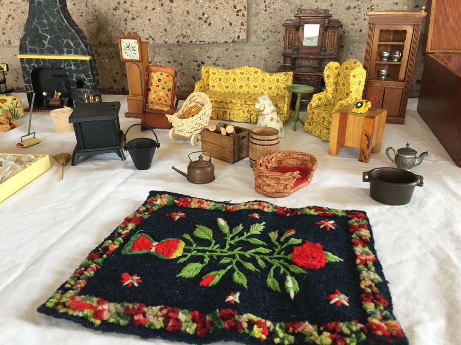 Huge Collection Of Miniature Doll House Furniture Over 100 Pieces [Photo 3]