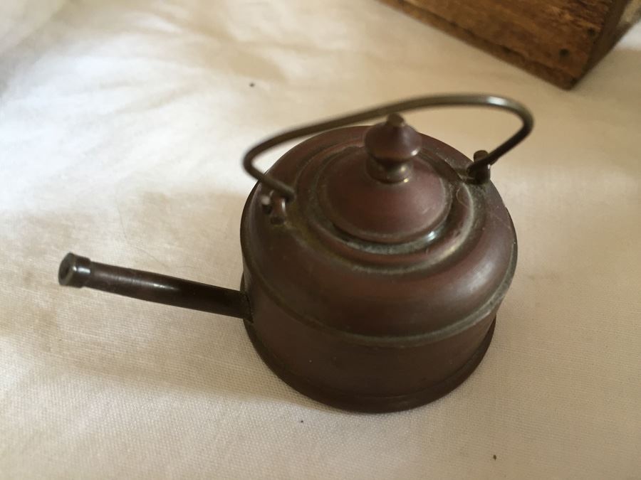 Huge Collection Of Miniature Doll House Furniture Over 100 Pieces [Photo 29]