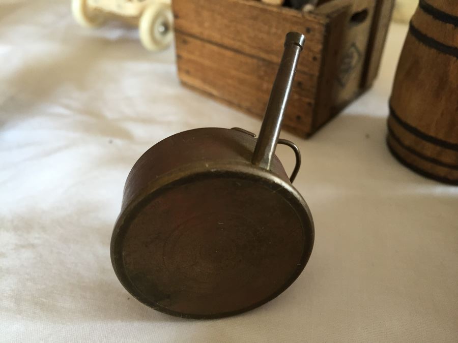 Huge Collection Of Miniature Doll House Furniture Over 100 Pieces [Photo 30]