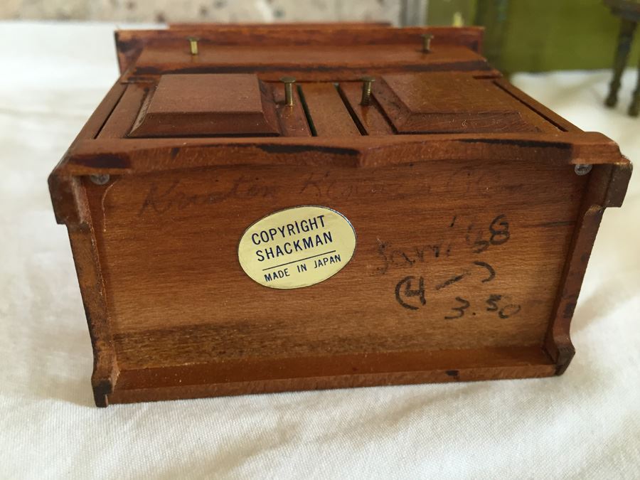 Huge Collection Of Miniature Doll House Furniture Over 100 Pieces [Photo 12]