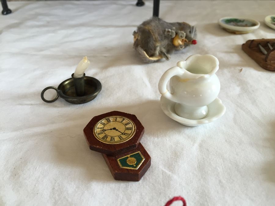 Huge Collection Of Miniature Doll House Furniture Over 100 Pieces [Photo 68]