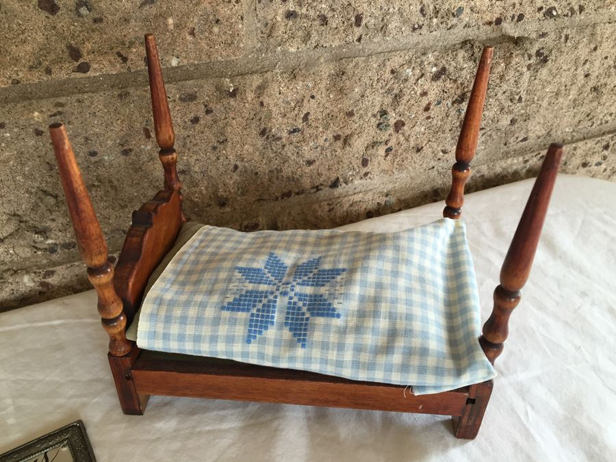 Huge Collection Of Miniature Doll House Furniture Over 100 Pieces [Photo 64]