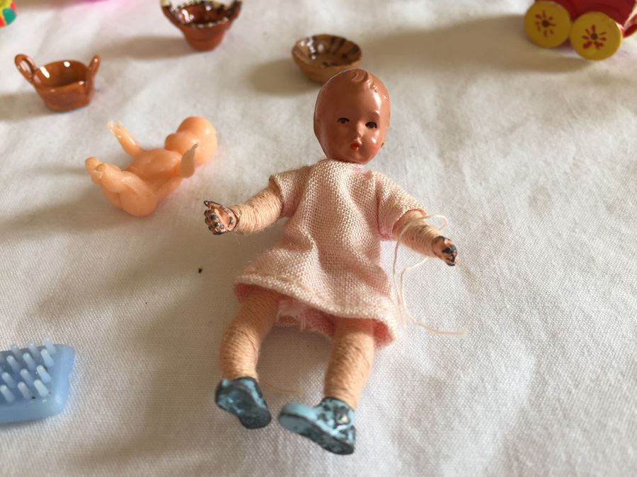 Huge Collection Of Miniature Doll House Furniture Over 100 Pieces [Photo 79]