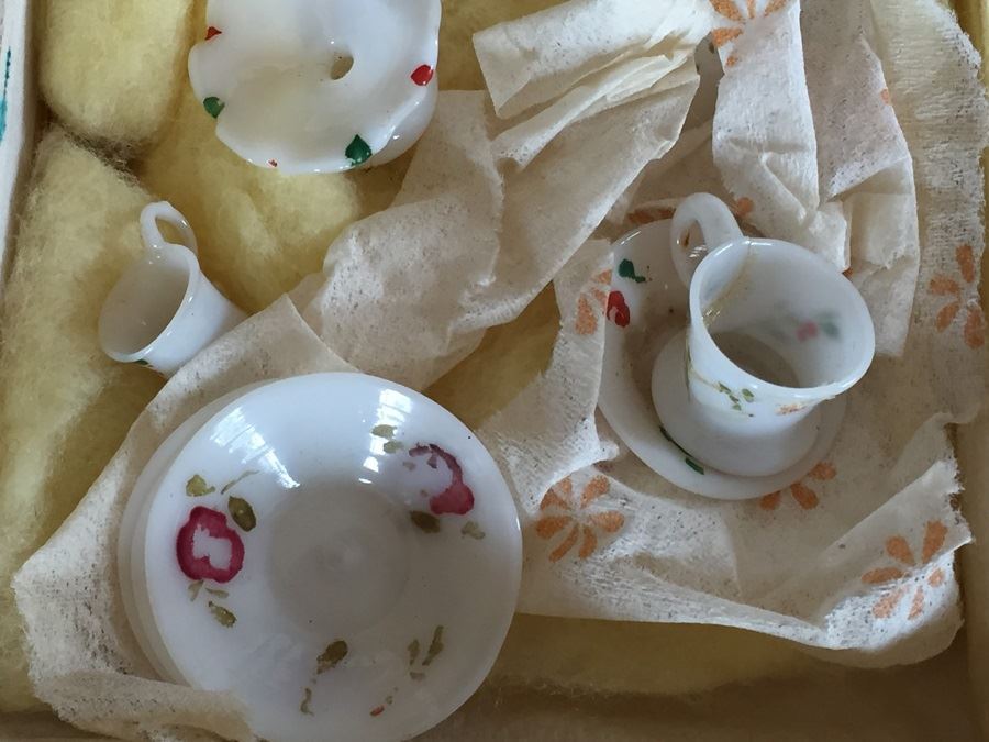 Huge Collection Of Miniature Doll House Furniture Over 100 Pieces [Photo 61]