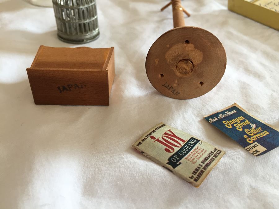 Huge Collection Of Miniature Doll House Furniture Over 100 Pieces [Photo 21]