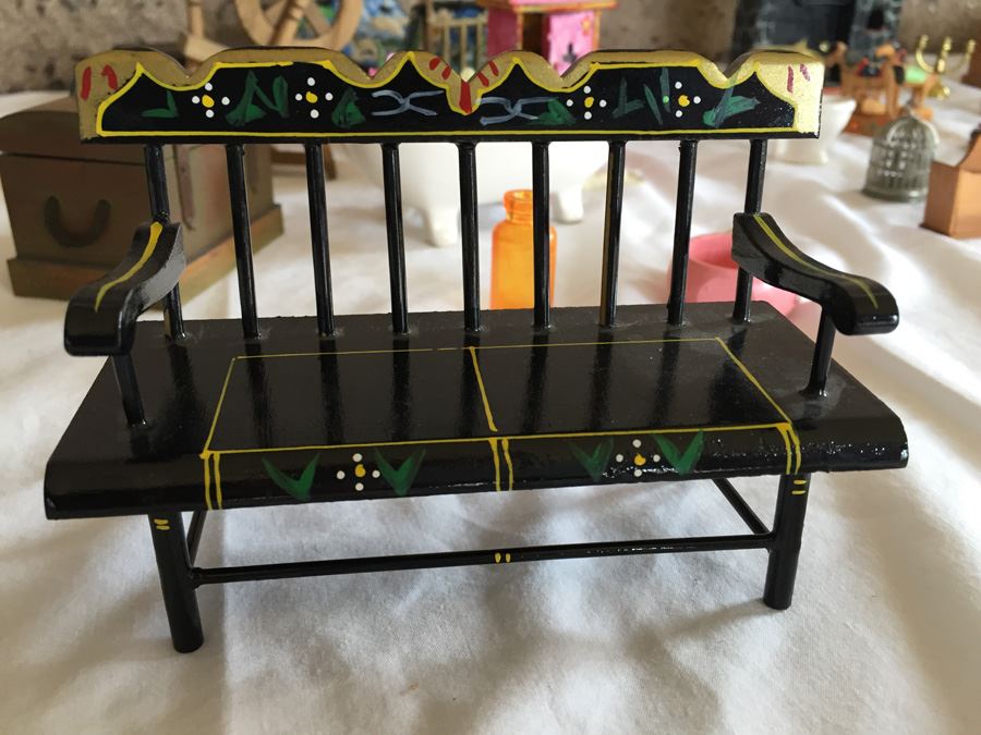 Huge Collection Of Miniature Doll House Furniture Over 100 Pieces [Photo 20]