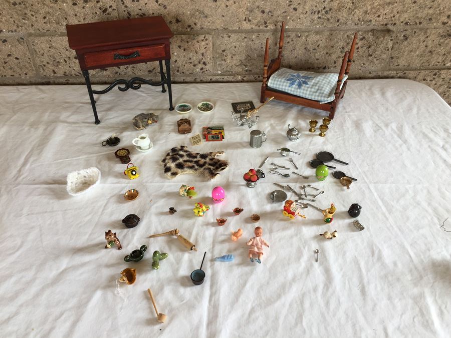 Huge Collection Of Miniature Doll House Furniture Over 100 Pieces [Photo 2]