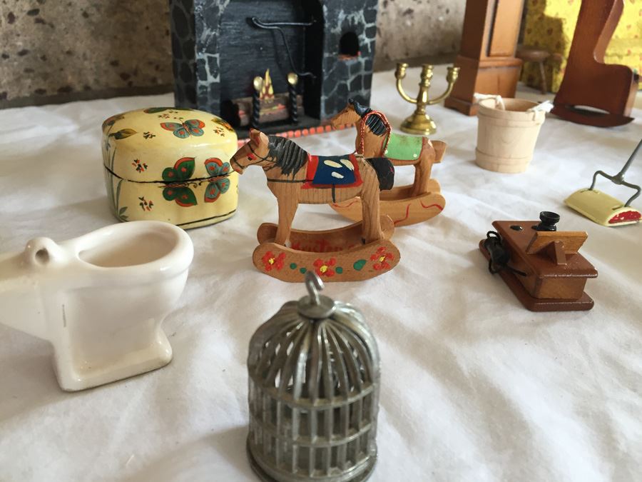 Huge Collection Of Miniature Doll House Furniture Over 100 Pieces [Photo 22]