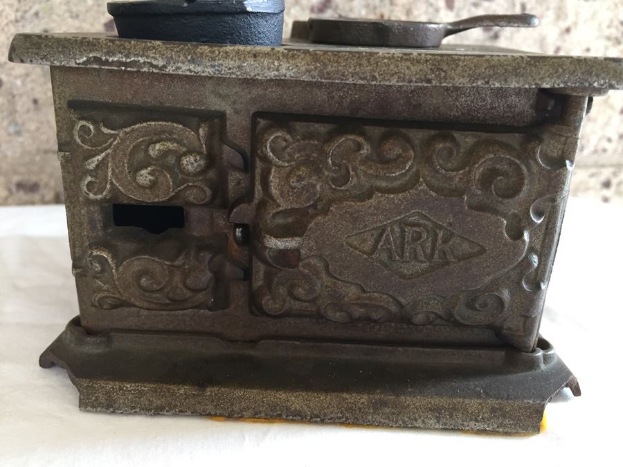 Huge Collection Of Miniature Doll House Furniture Over 100 Pieces [Photo 50]