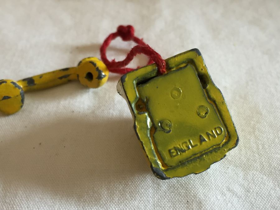 Huge Collection Of Miniature Doll House Furniture Over 100 Pieces [Photo 45]