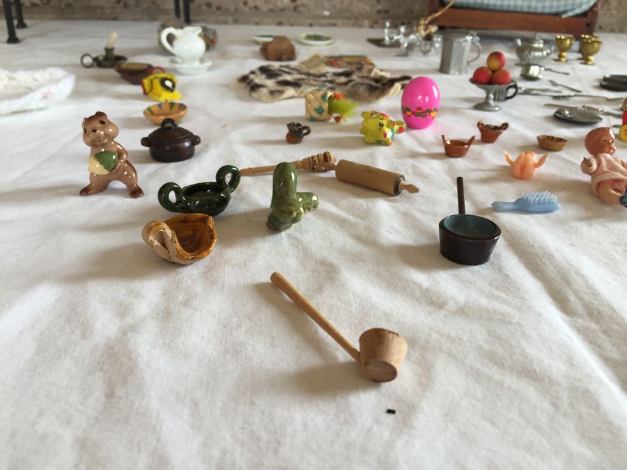 Huge Collection Of Miniature Doll House Furniture Over 100 Pieces [Photo 65]