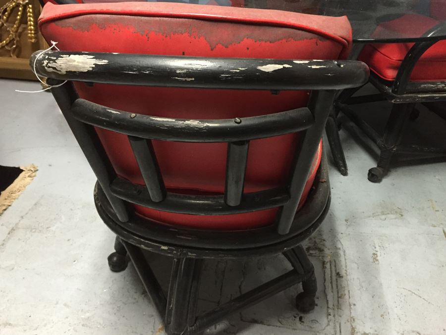 Rattan Table And Four Chairs Outdoor Patio Set [Photo 4]