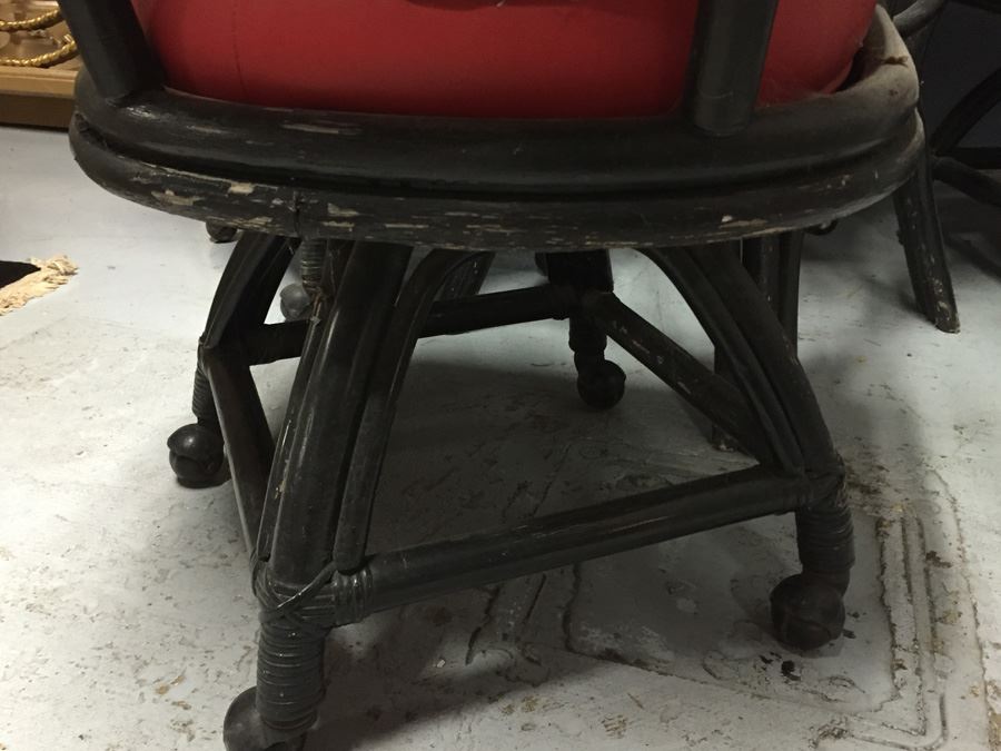 Rattan Table And Four Chairs Outdoor Patio Set [Photo 5]