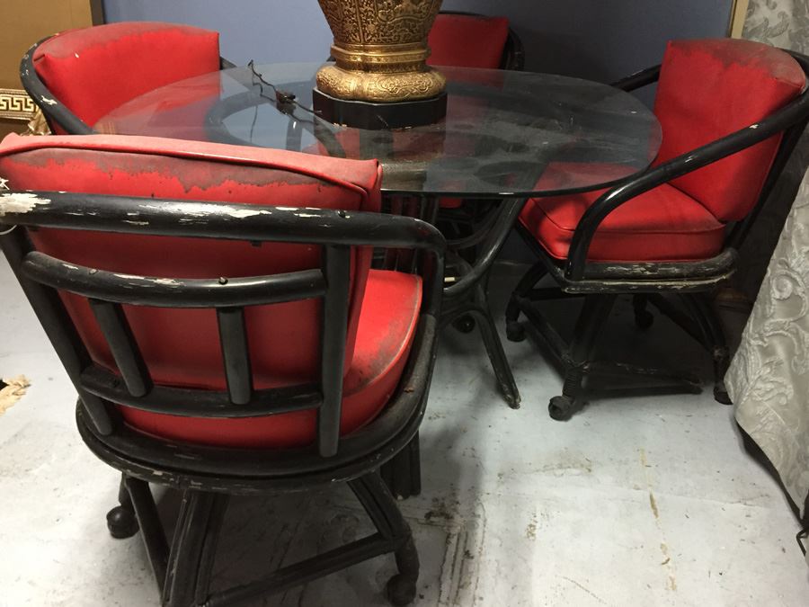 Rattan Table And Four Chairs Outdoor Patio Set [Photo 1]