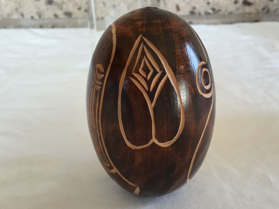 Collectible Lot Includes Pair Of Turtle Desk Bells, Miniature Clock, Egg Carving And Sydney Australia Paperweight Estimate $300+ [Photo 22]