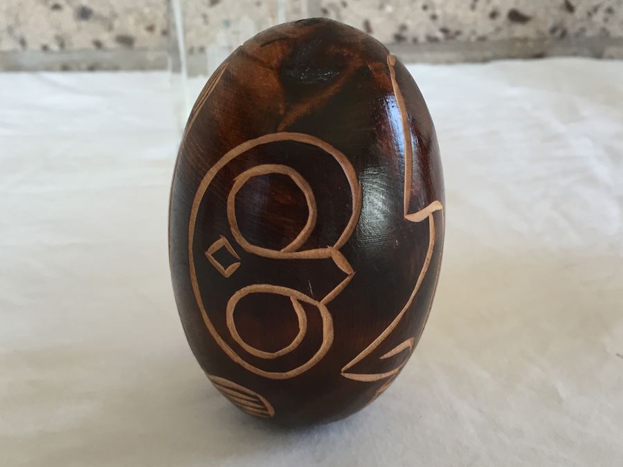 Collectible Lot Includes Pair Of Turtle Desk Bells, Miniature Clock, Egg Carving And Sydney Australia Paperweight Estimate $300+ [Photo 20]