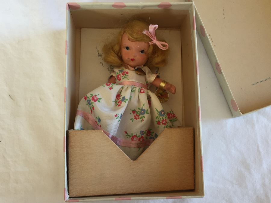 (5) Storybook Dolls By Nancy Ann In Original Box Lot Estimate $500 [Photo 33]
