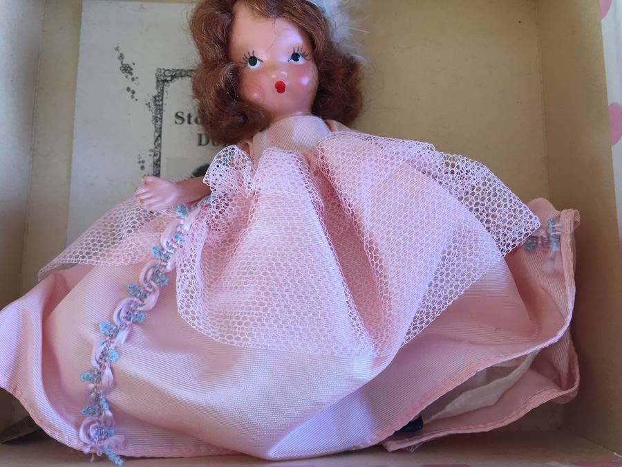 (8) Storybook Dolls By Nancy Ann In Original Box Lot Estimate $480 [Photo 30]
