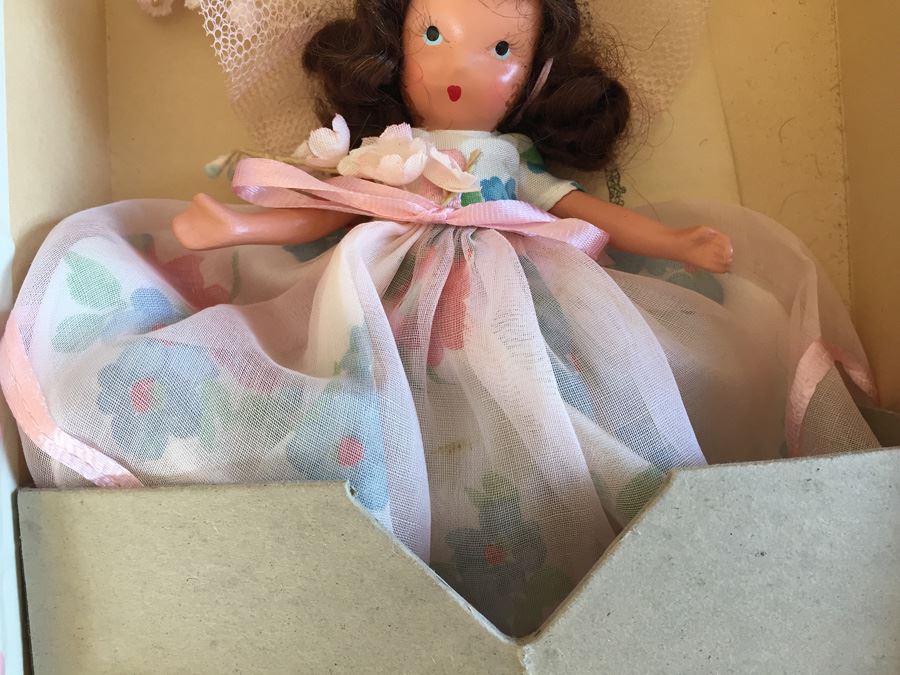 (8) Storybook Dolls By Nancy Ann In Original Box Lot Estimate $480 [Photo 34]