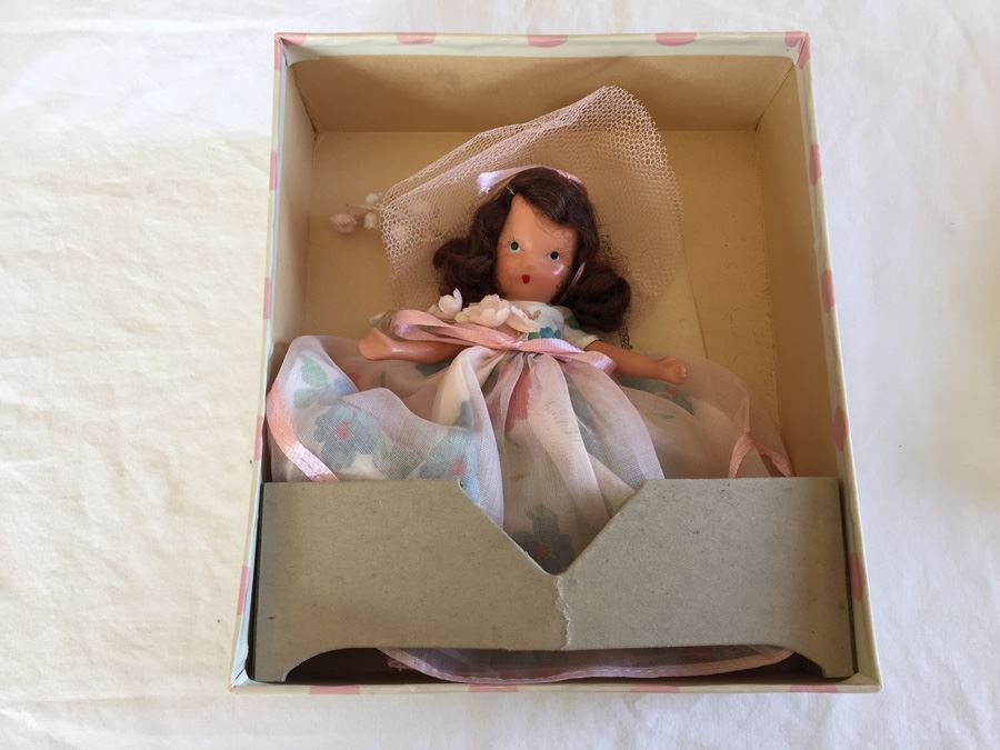 (8) Storybook Dolls By Nancy Ann In Original Box Lot Estimate $480 [Photo 31]