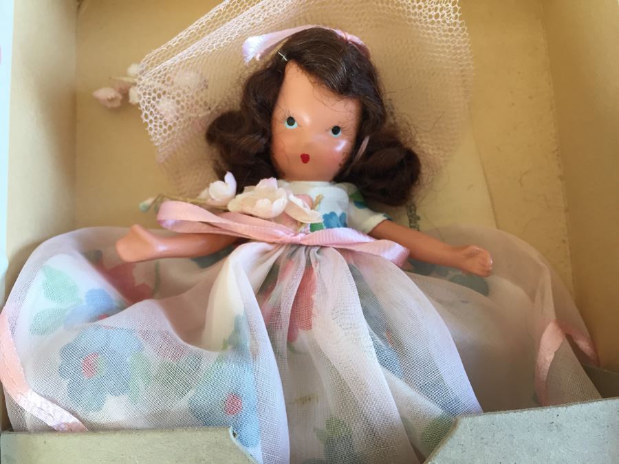 (8) Storybook Dolls By Nancy Ann In Original Box Lot Estimate $480 [Photo 33]