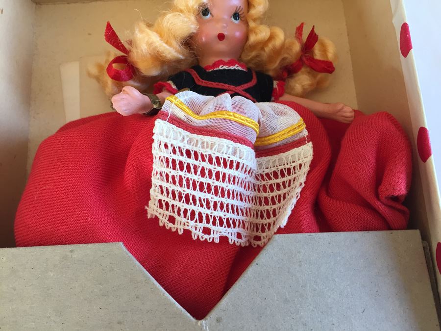 (8) Storybook Dolls By Nancy Ann In Original Box Lot Estimate $480 [Photo 26]