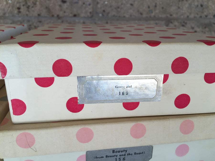 (8) Storybook Dolls By Nancy Ann In Original Box Lot Estimate $480 [Photo 8]