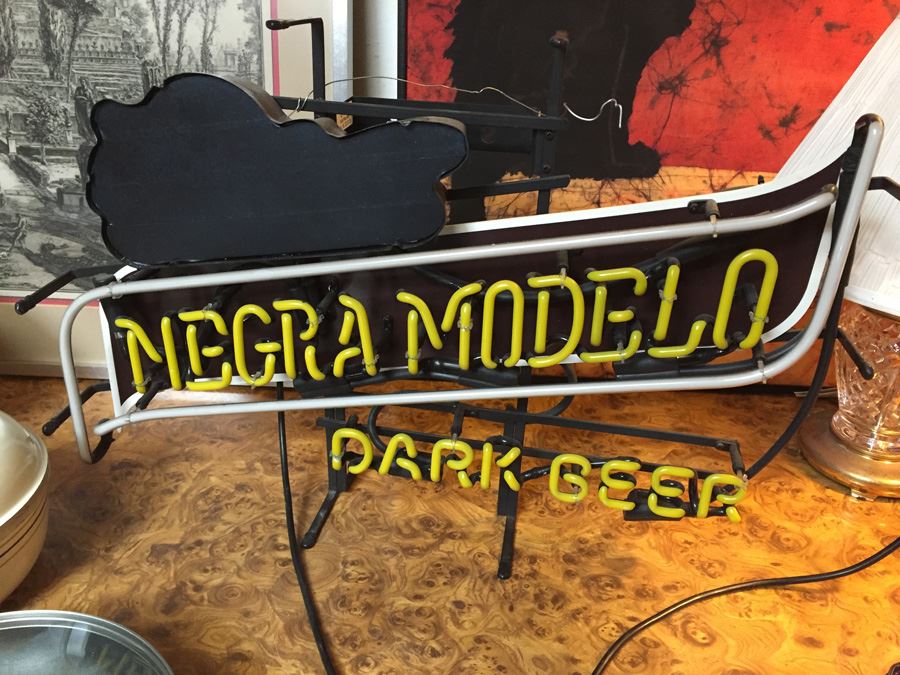 Negra Modelo Dark Beer Neon Sign [Photo 5]