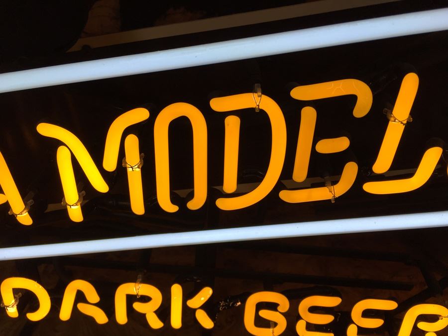 Negra Modelo Dark Beer Neon Sign [Photo 3]