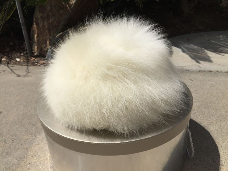 JUST ADDED - Russian White Mink Hat In Box [Photo 6]
