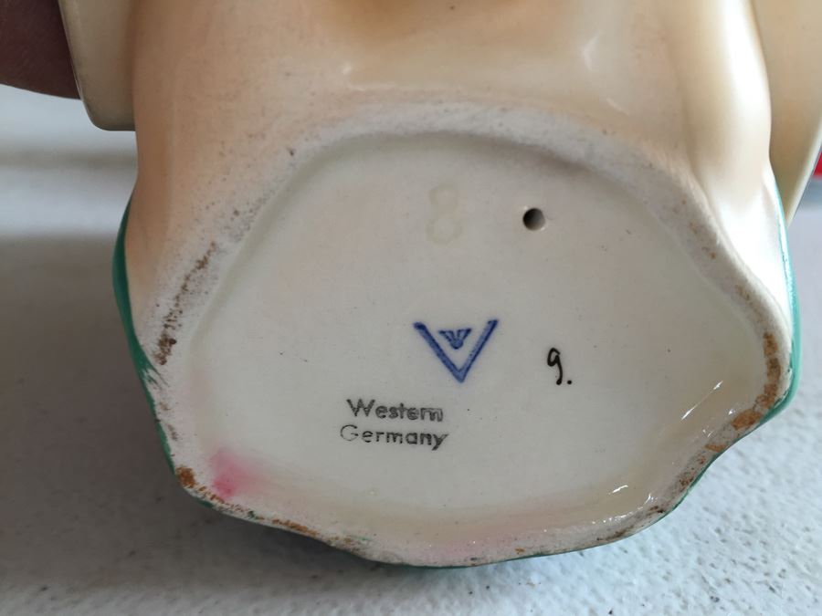 JUST ADDED - Vintage Hummel Figurine Bookworm #8 [Photo 3]