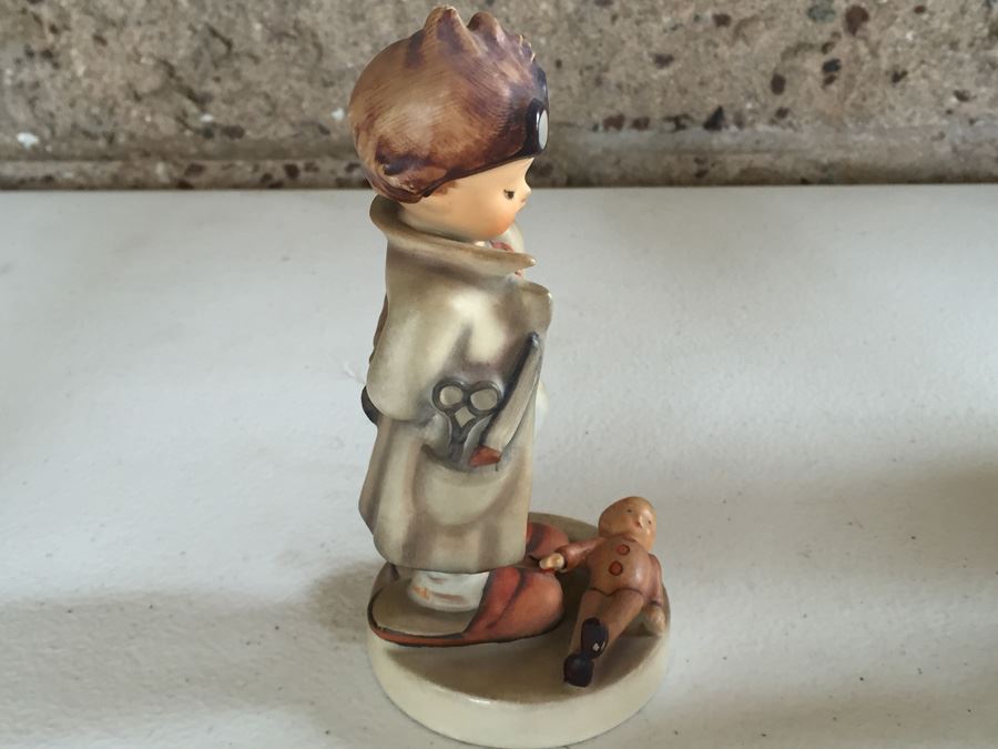 JUST ADDED - Vintage Hummel And Beatrix Potter Figurine Lot [Photo 10]