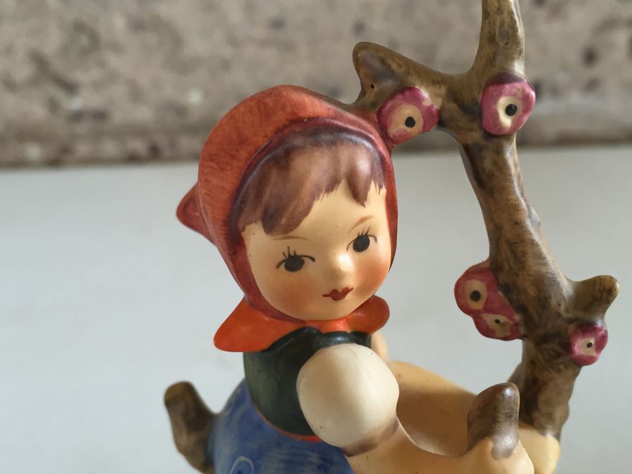 JUST ADDED - Vintage Hummel And Beatrix Potter Figurine Lot [Photo 15]