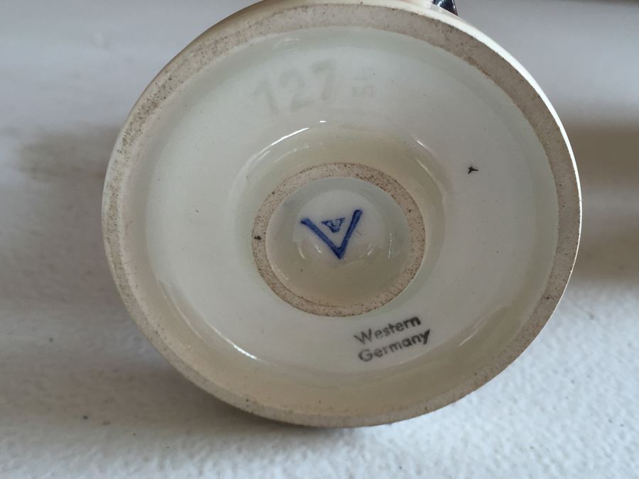 JUST ADDED - Vintage Hummel And Beatrix Potter Figurine Lot [Photo 13]