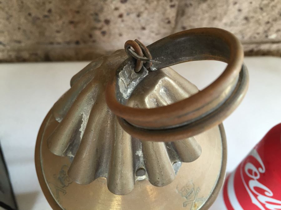 JUST ADDED - Lot Of Vintage Scales And Hanging Lanterns [Photo 8]