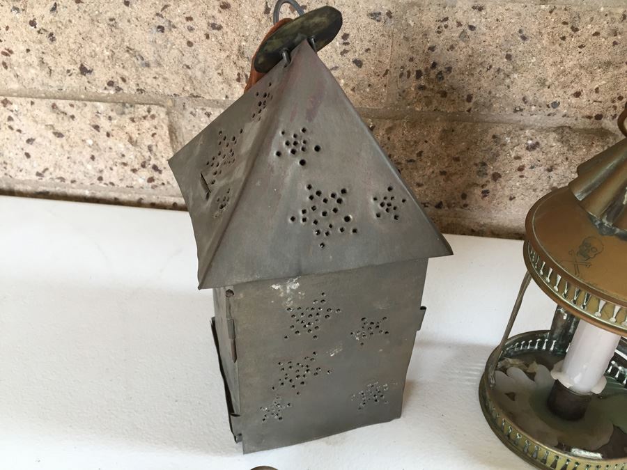 JUST ADDED - Lot Of Vintage Scales And Hanging Lanterns [Photo 4]
