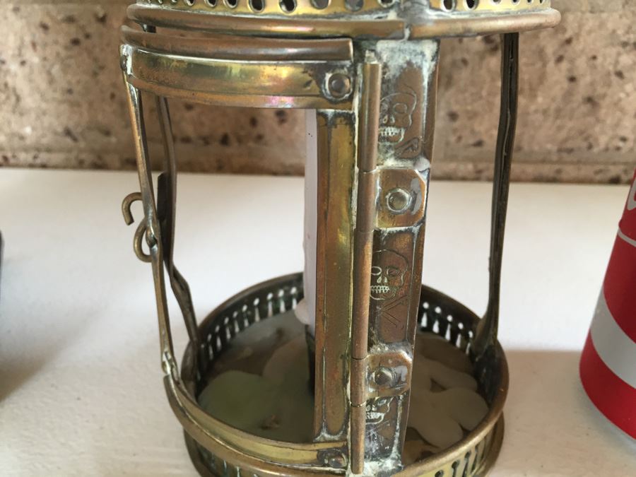 JUST ADDED - Lot Of Vintage Scales And Hanging Lanterns [Photo 11]
