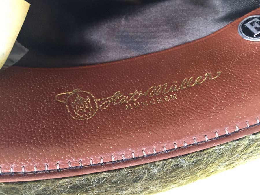 JUST ADDED - Traditional German Hat With Pins [Photo 10]