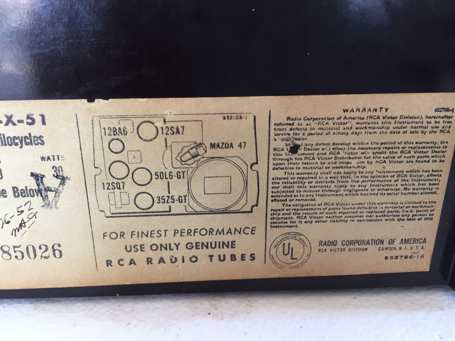 JUST ADDED - Vintage RCA Victor Tube Radio Model 1-X-51 Bakelite 'Golden Throat' Working [Photo 11]