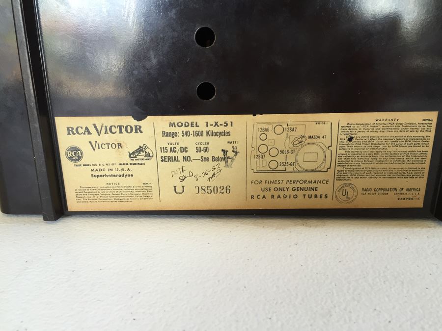JUST ADDED - Vintage RCA Victor Tube Radio Model 1-X-51 Bakelite 'Golden Throat' Working [Photo 10]