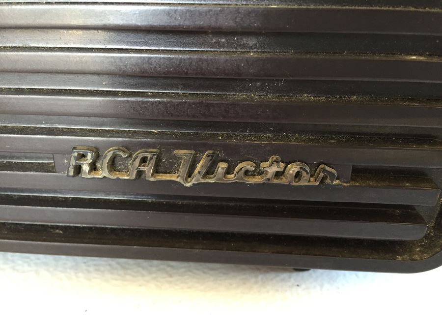 JUST ADDED - Vintage RCA Victor Tube Radio Model 1-X-51 Bakelite 'Golden Throat' Working [Photo 5]