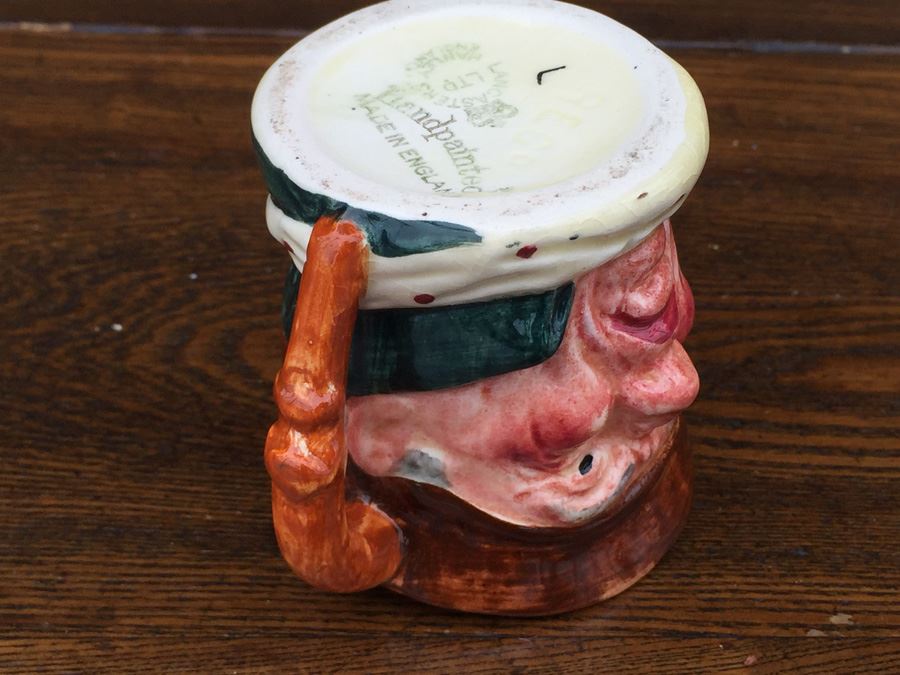 JUST ADDED - Five Mini Toby Figurines [Photo 14]