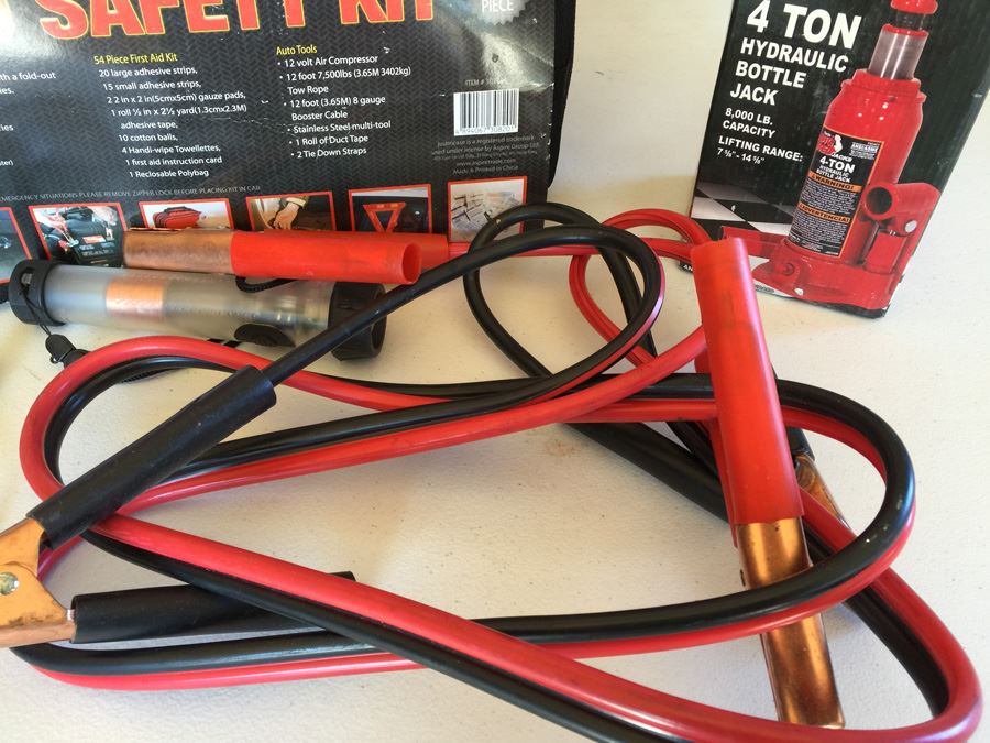 JUST ADDED - Automobile And Tool Lot [Photo 2]