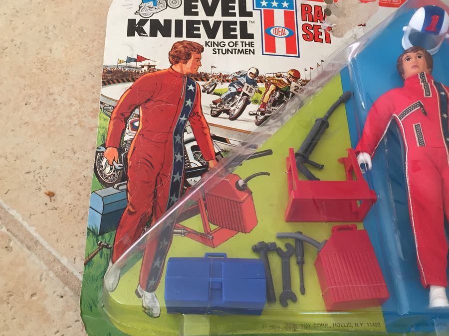 Evel Knievel Racing Set On Damaged Card IDEAL 1975 [Photo 9]