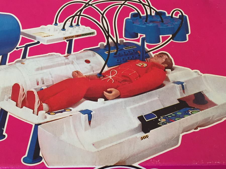 The Six Million Dollar Man Bionic Transport And Repair Station In Box Kenner 1975 [Photo 4]
