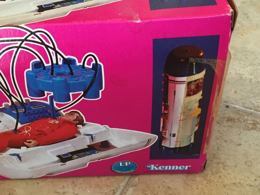 The Six Million Dollar Man Bionic Transport And Repair Station In Box Kenner 1975 [Photo 6]