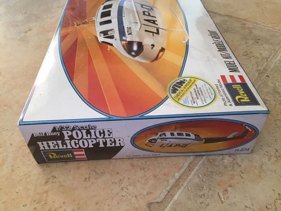 Sealed Revell Model Kit Of Bell Huey LAPD Police Helicopter 1978 [Photo 10]