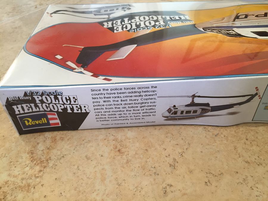 Sealed Revell Model Kit Of Bell Huey LAPD Police Helicopter 1978 [Photo 11]