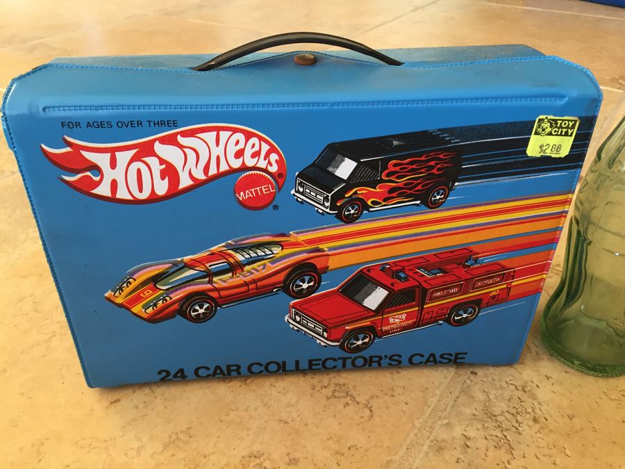 Hot Wheels 24 Car Collector's Case Mattel 1975 [Photo 1]