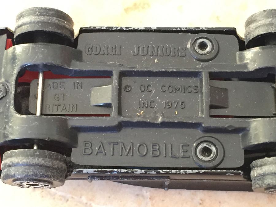 Corgi Juniors Batmobile DC Comics 1976 And Corgi The Joker Van Mobile Batman DC Comics 1979 [Photo 18]